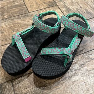 TEVA FLATFORM UNIVERSAL SANDAL pink green women’s 10